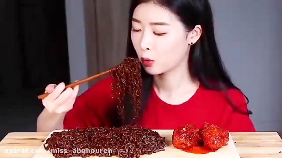 چالش غذا خوردن  رشته چینی خورد...