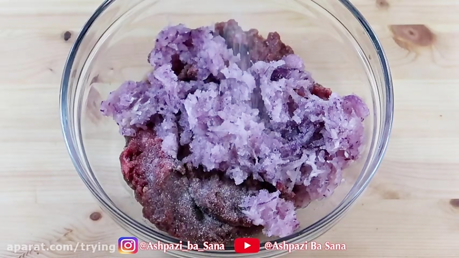 کباب دیگی بهمراه کته زعفرانی و گوجه