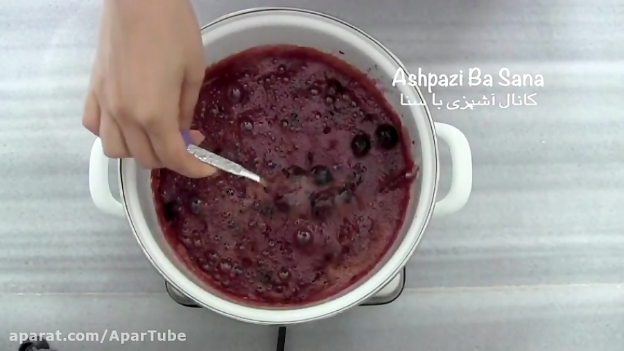 طرز تهیه بهترین مربای آلبالو خانگی