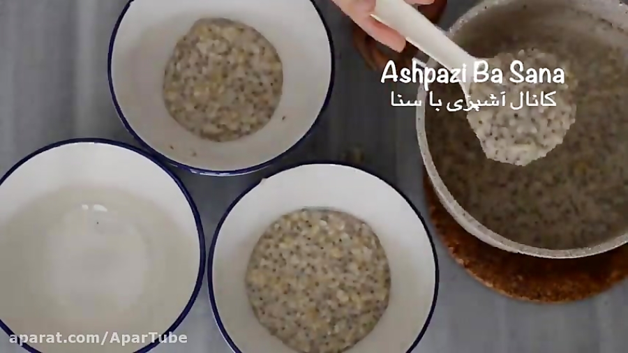 اوتمیل خوشمزه با سبک اوریجینال و استایل انگلیسی با سه مزه و تاپینگ مختلف