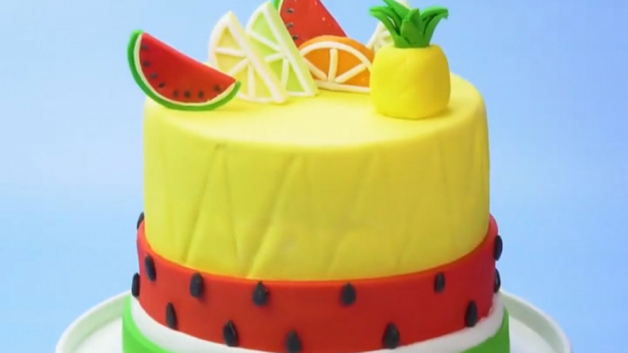 کیک آرایی و تزیین کیک و دسر