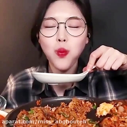 غذا خوردن / خوردن غذا / با اشت...