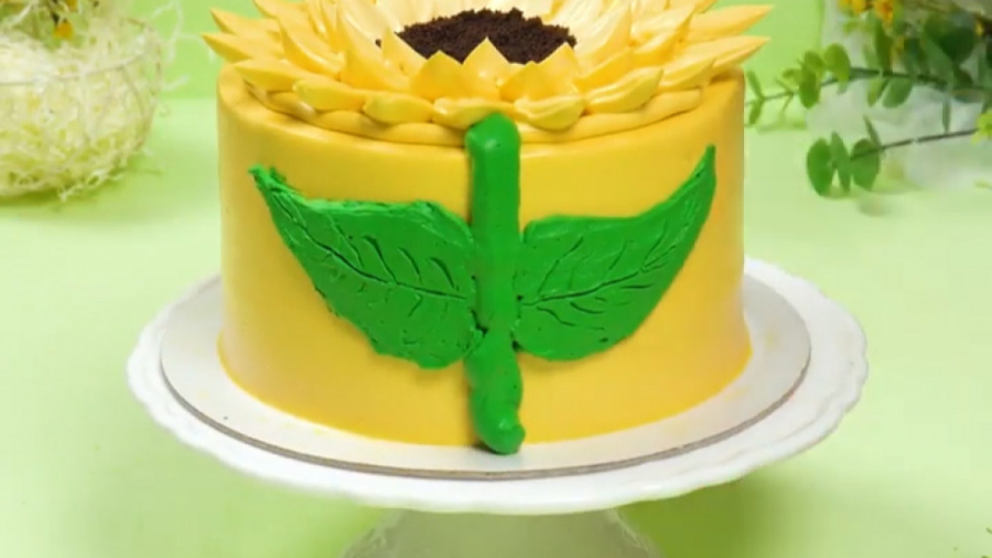 کیک آرایی و تزیین کیک