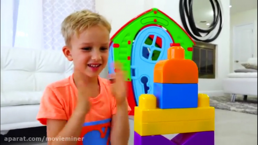 ولاد و نیکی با اسباب بازی ها ب...