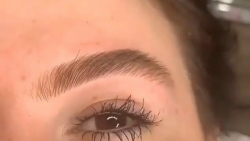 آموزش آرایش چشم و لب و اصلاح ابرو