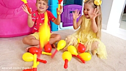 دیانا و روما با اسباب بازی های...