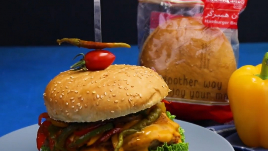 سلمی برگر با نان همبرگری نان آ...