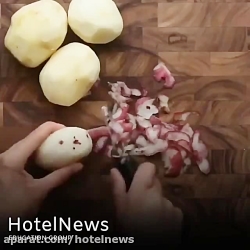 سیب زمینی های پخته همراه با پن...