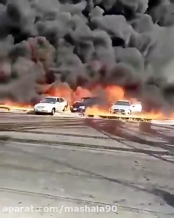 تصاویری از خودرو&zwnj;های گیر کرده در آتش بازار امارات