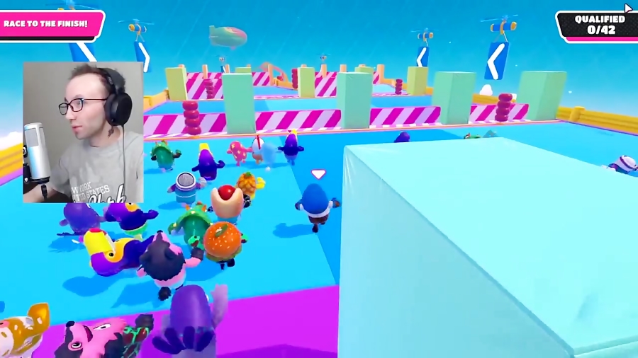 بازی fall guys با تاینی وان پل...