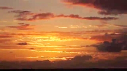 رساندن پرچم انقلاب به دستان مب...