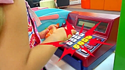 دیانا و اسباب بازی ها  بازی کر...