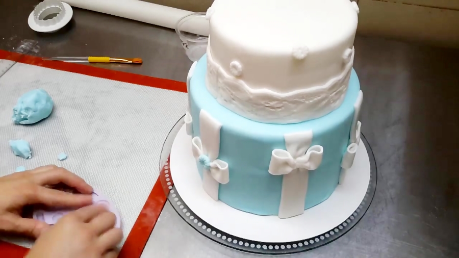 آموزش قدم به قدم کیک آرایی و تزیین کیک 6 - کیک تدی خرسه بچه گانه