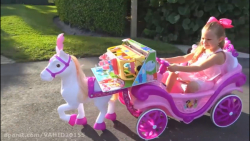 بازی دیانا و روما با عروسک و ا...