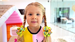 دیانا و اسباب بازی ها  بازی کر...