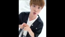 چالش لب‌خوانی با آهنگ Dynamite...