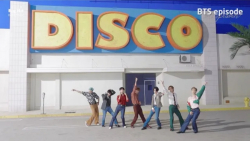 پشت‌صحنه‌ی فیلمبرداری موزیک وی...