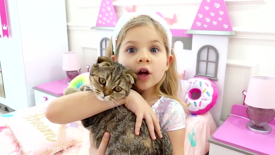 دیانا و عروسک های کیندی ماجراه...