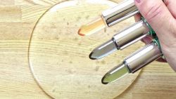 لوازم میکاپ در اسلایم شفاف