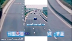 رانندگی دیوانه وار یک زن در ات...