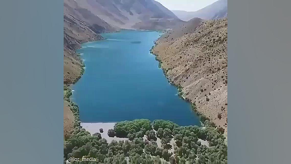 پوستر بزرگ