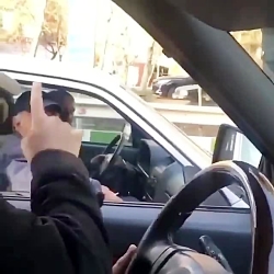 یک هوادارا و مرحوم سیروس