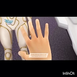 برگشت ادرین به نیویورک به سوی...