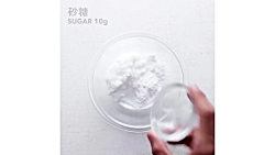 دستور پخت ژله کیک به شکل قطره...