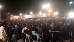 شادی مردم مقابل خانه عیسی آل ک...