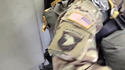 پریدن گروهی نیروهای نظامی از ه...