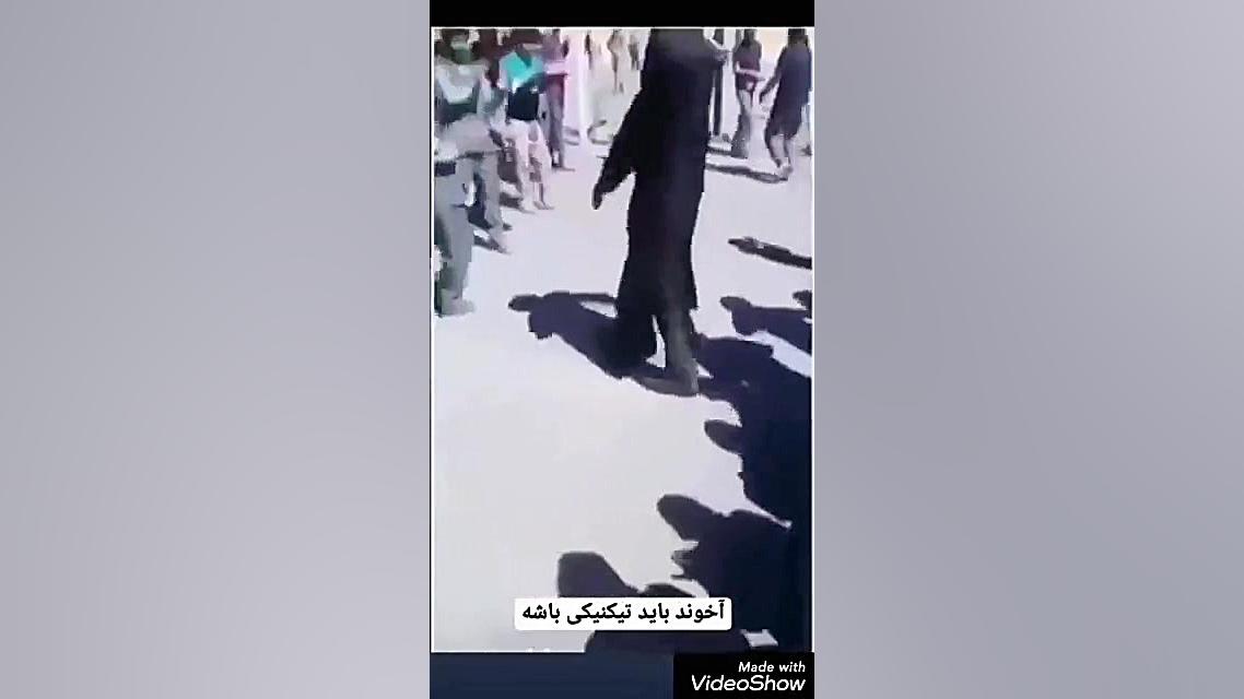 ببینیم حاجی چیکارمیکنهههه صداگذاریه عالیی ساناز محمدی
