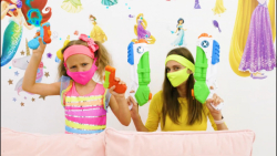 مایا و مریم  بازی با اسباب باز...