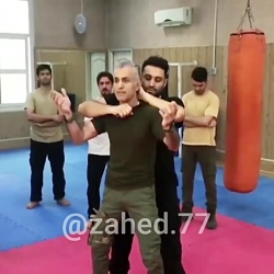 دفاع شخصی مقابل چاقو