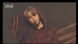 اجرای آهنگ ON از بی&zwnj;تی&zw...