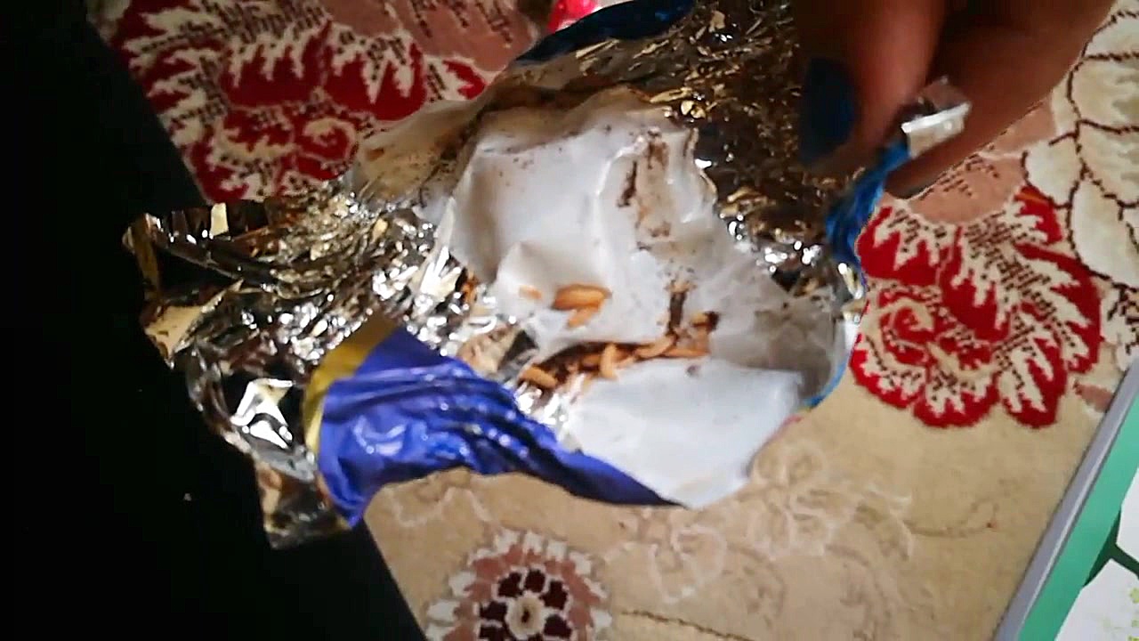 از این شکلاتا نخرید توش کرم هست شکلات ایدین ساناز محمدی