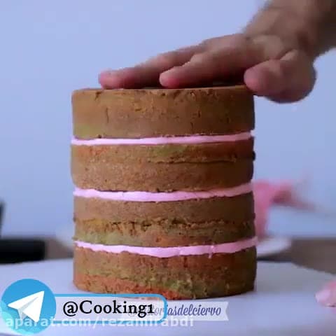 تزیین و خامه کشی کیک