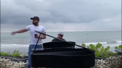 اجرای زنده آهنگ حالم بده از رض...