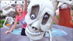 سوفیا و نیکی در شهربازی هالووی...