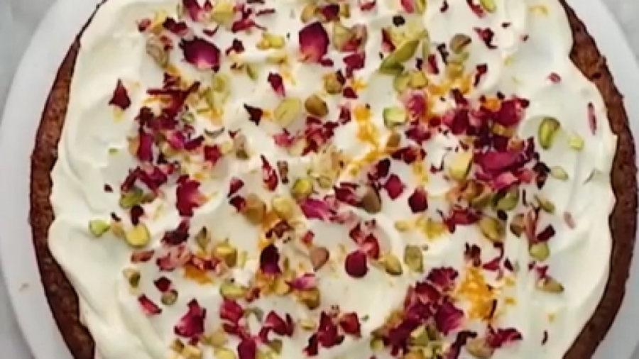 آموزش کیک پسته و گلاب (دنیای طعم و رنگ)