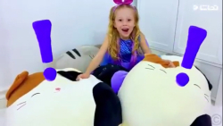 ناستیا و استیسی باز کردن کودکا...