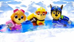 بازی با اسباب بازی  عروسک سگ ه...