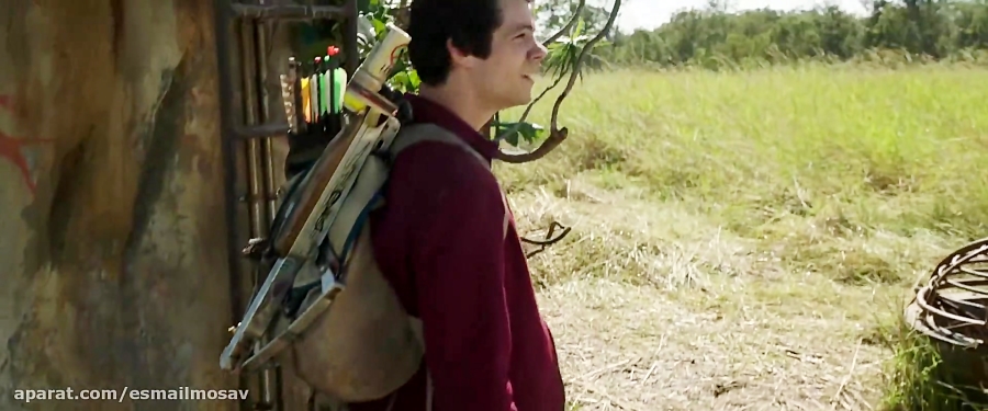 دانلود فیلم عشق و هیولا ها دوب...