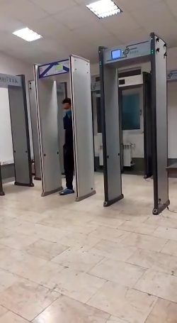 قسمت 2 گیت بازرسی بدنی، تست دس...