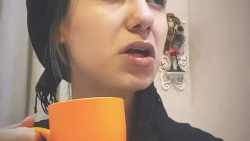 دمنوش شدن پریسا : لایک و دنبال...