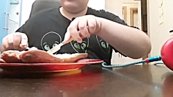 چالش خوردن خوراکی پارت ۴