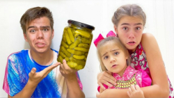 ناستیا و میا قایم موشک بازی می...