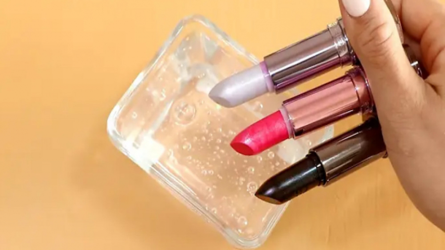 مخلوط کردن رژ لب با اسلایم های...