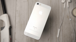 بررسی تخصصی آیفون SE اپل ( App...