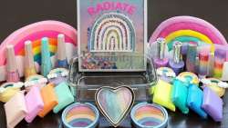 لوازم آرایشی و اسلایمهای رنگی...