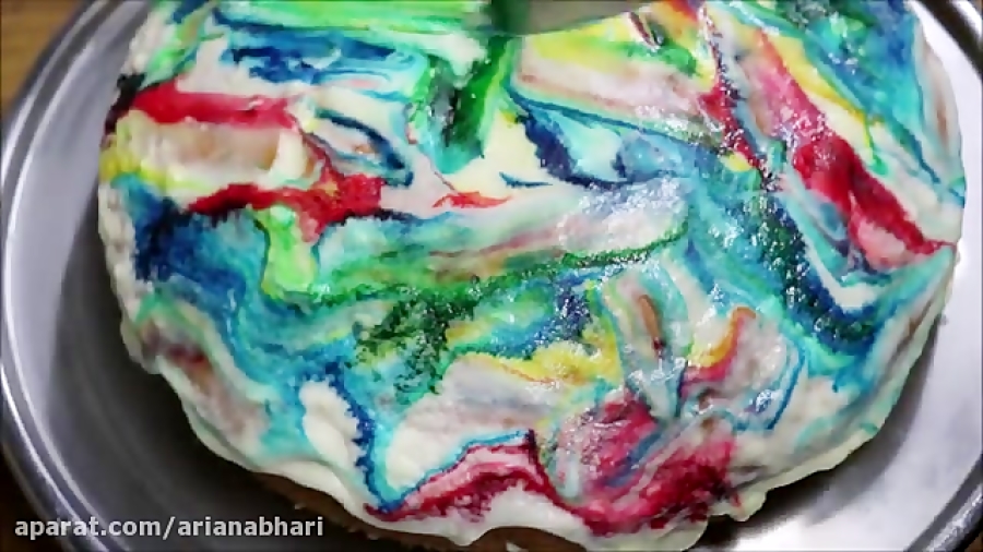 طرز تهیه کیک رنگارنگ
